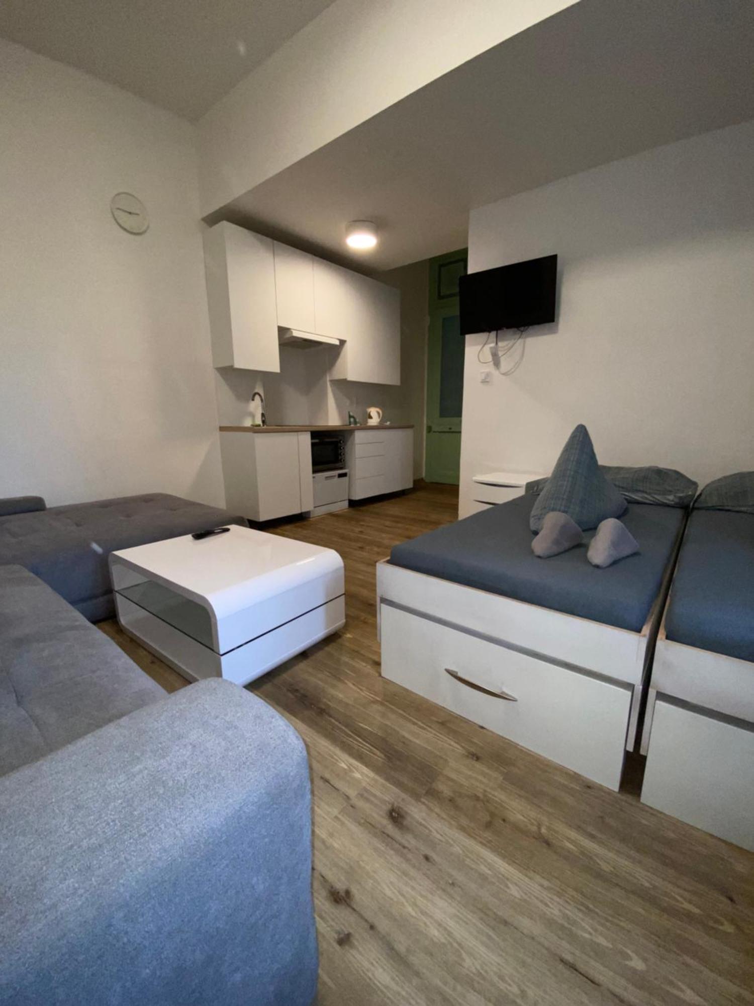 Garsoniera Ostrava City Centr, Na Hradbach 118 Ngoại thất bức ảnh