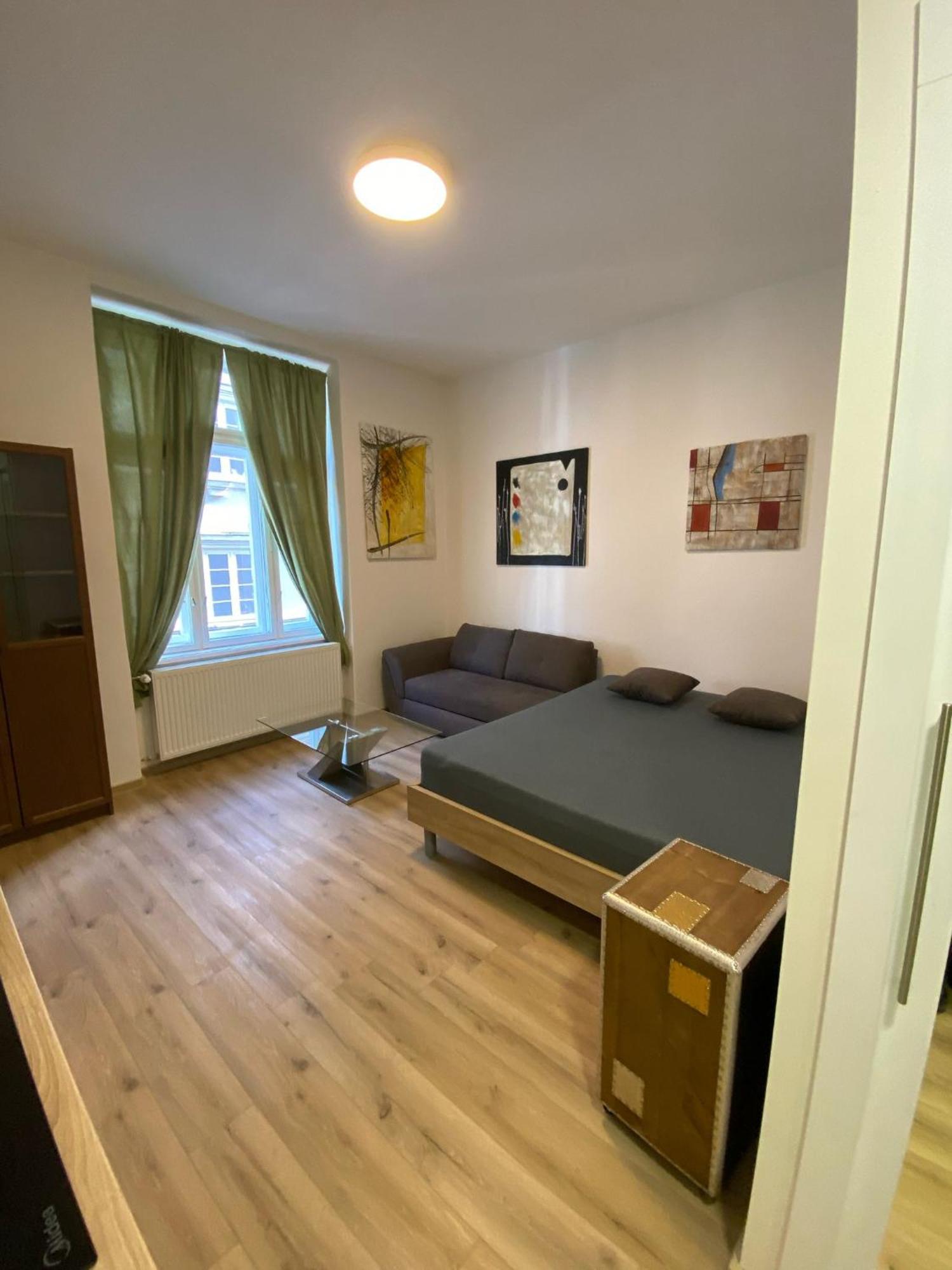 Garsoniera Ostrava City Centr, Na Hradbach 118 Ngoại thất bức ảnh