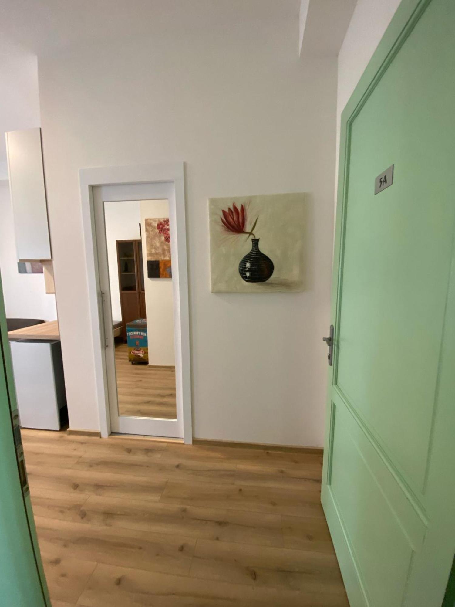 Garsoniera Ostrava City Centr, Na Hradbach 118 Ngoại thất bức ảnh